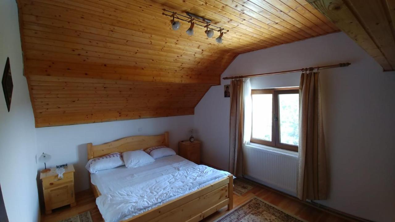 Vila Casa Darius Novaci-Străini Exteriér fotografie