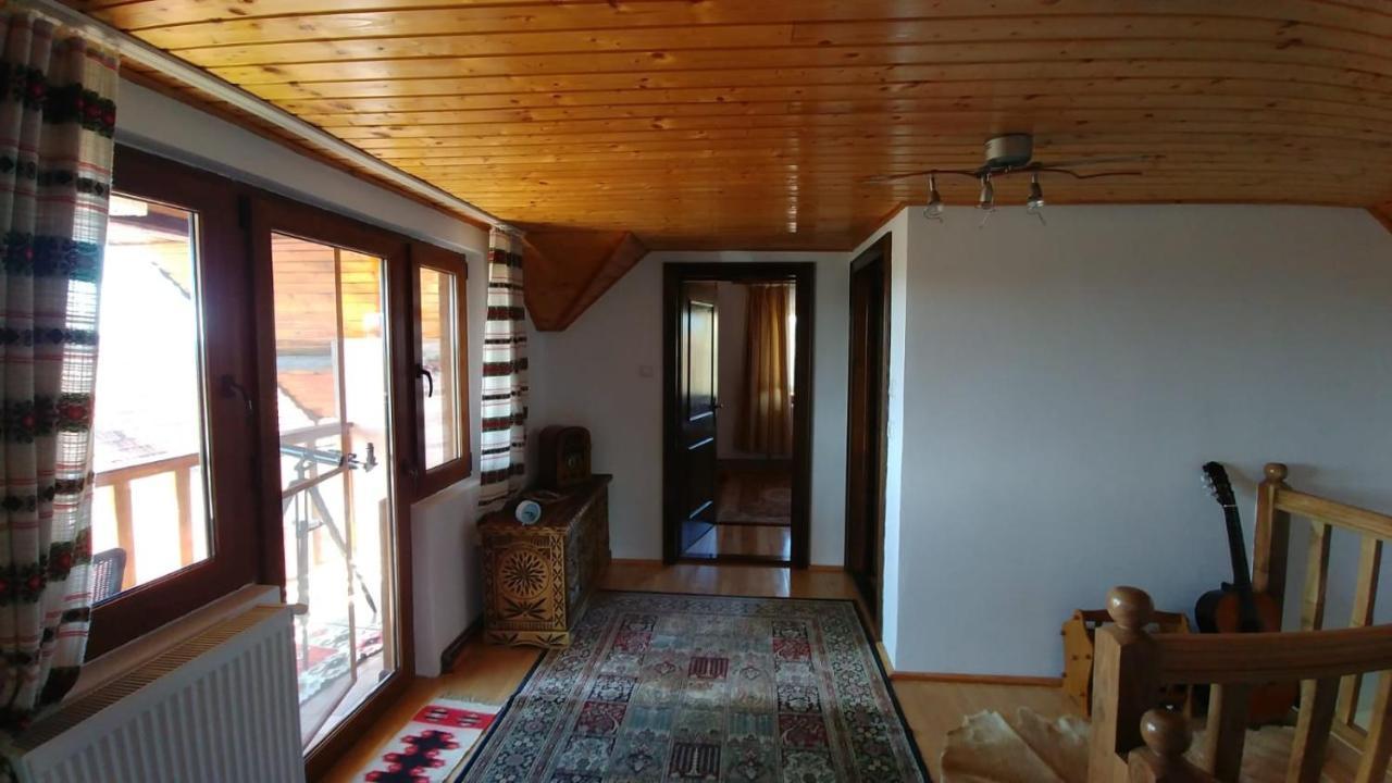 Vila Casa Darius Novaci-Străini Exteriér fotografie