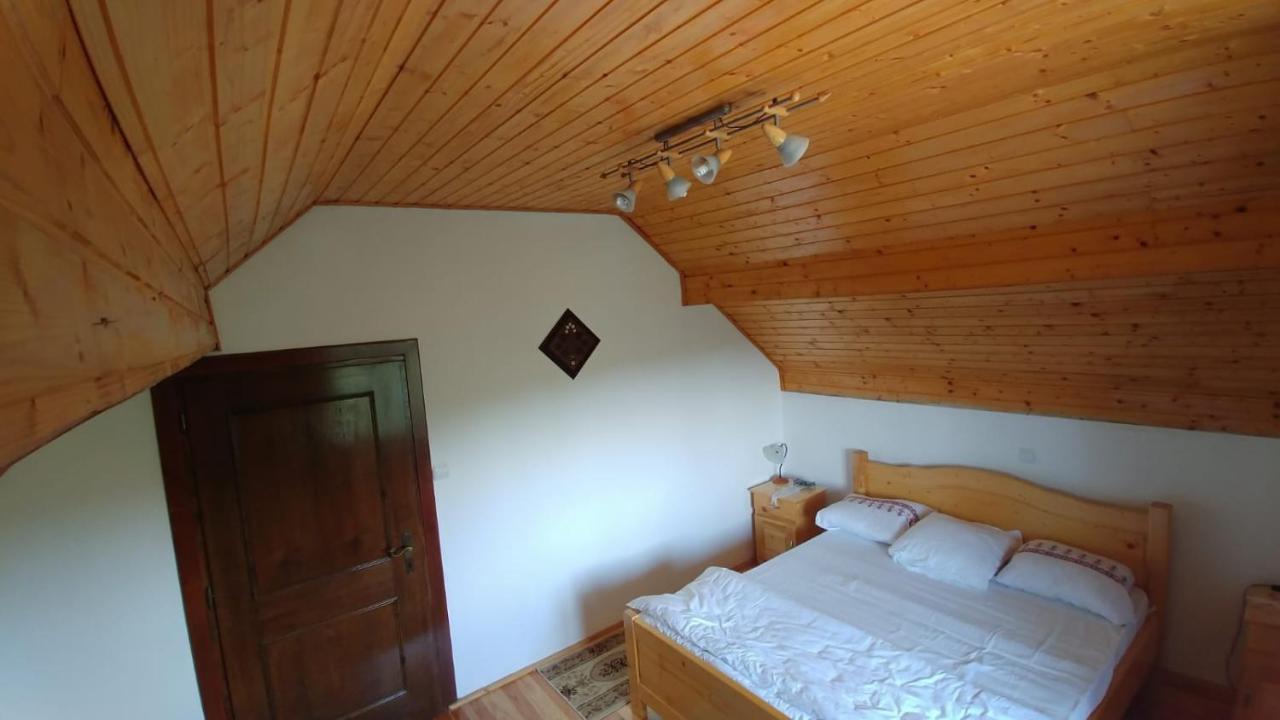 Vila Casa Darius Novaci-Străini Exteriér fotografie