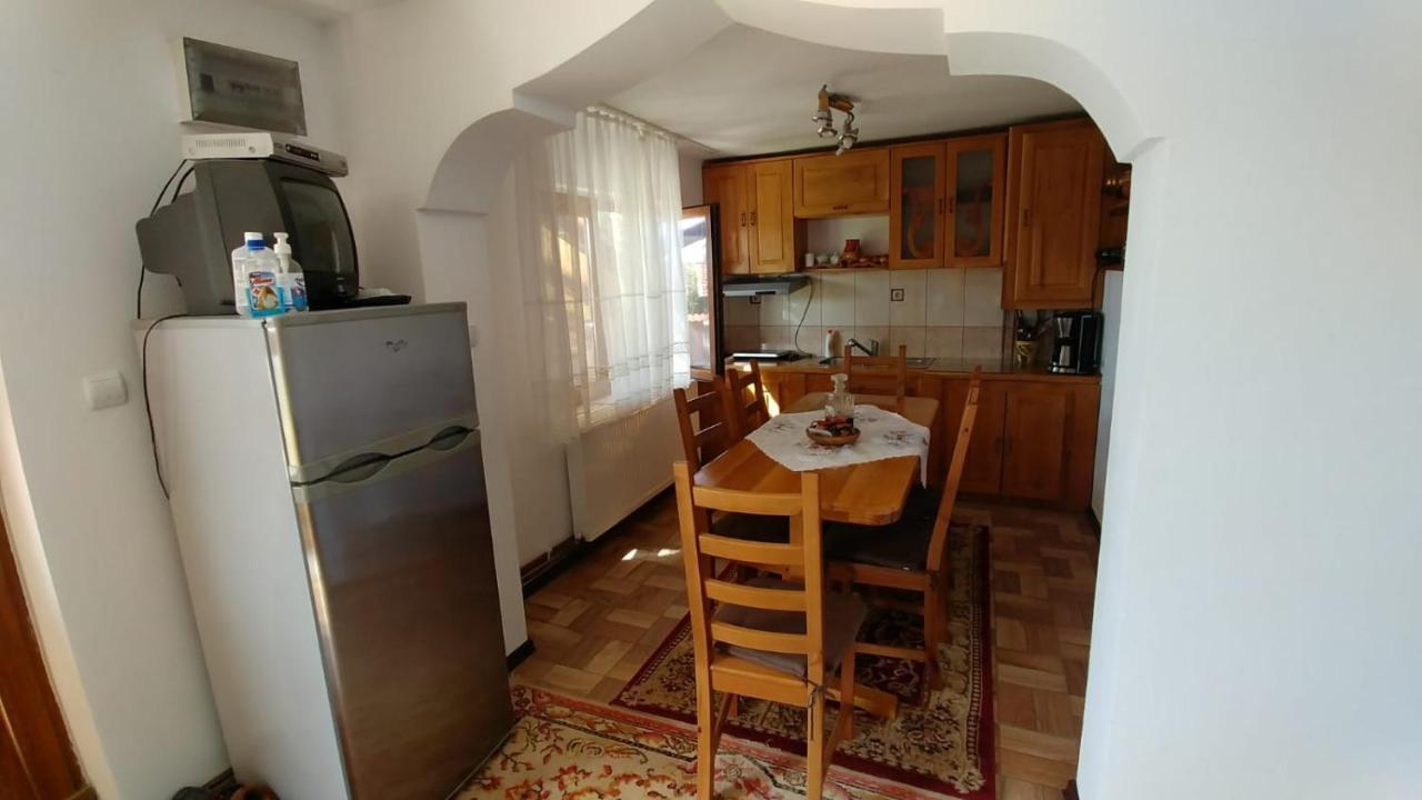 Vila Casa Darius Novaci-Străini Exteriér fotografie