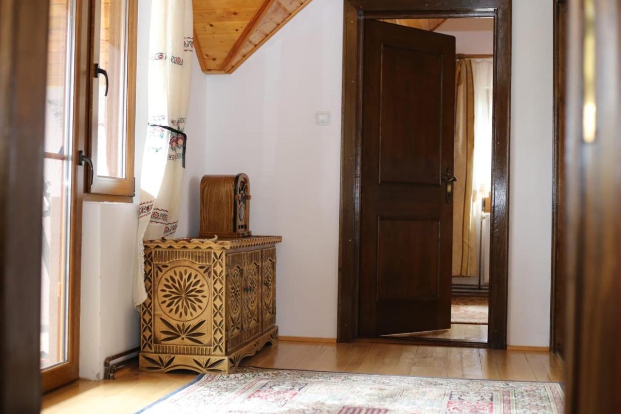 Vila Casa Darius Novaci-Străini Exteriér fotografie