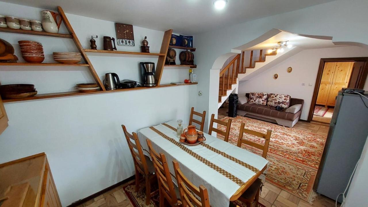 Vila Casa Darius Novaci-Străini Exteriér fotografie