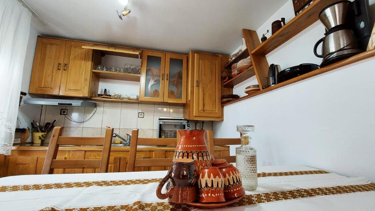 Vila Casa Darius Novaci-Străini Exteriér fotografie