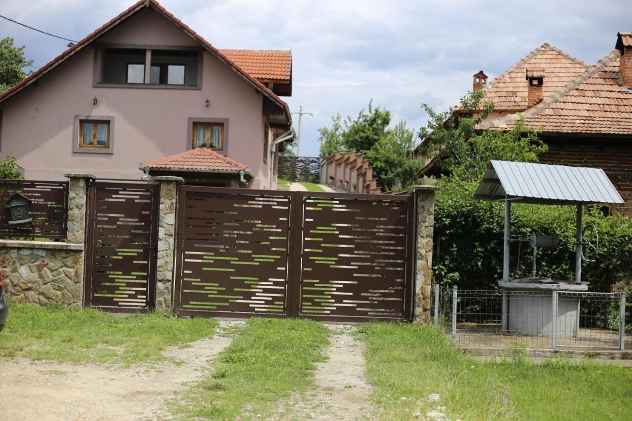 Vila Casa Darius Novaci-Străini Exteriér fotografie